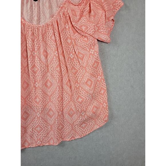 Torrid Peach Diamond Print Cold Shoulder SS Rayon Flowy Blouse Women's Plus 0X - Picture 5 of 12